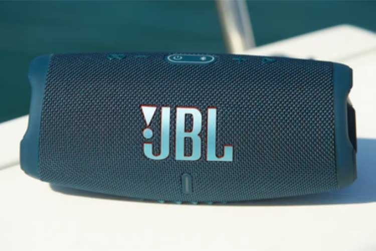 How to Clean JBL Speakers (Helpful Tips)